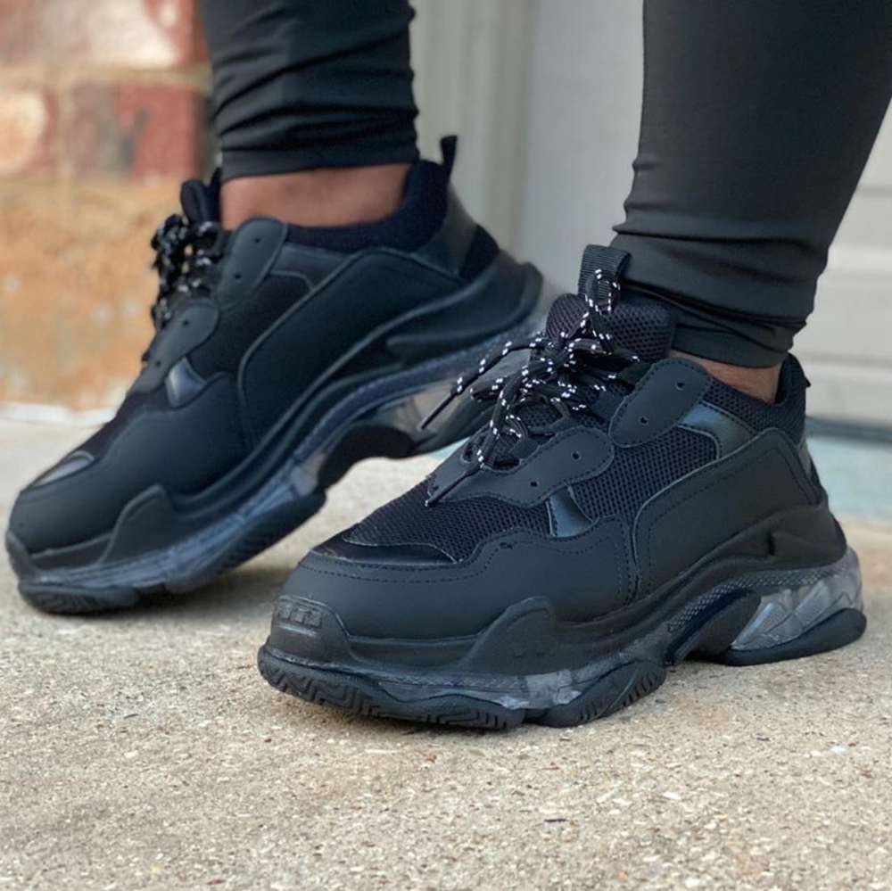 𝙇𝙖𝙨𝙩 𝙎𝙞𝙯 10 🖤Flatform Lace Up Sneaker
